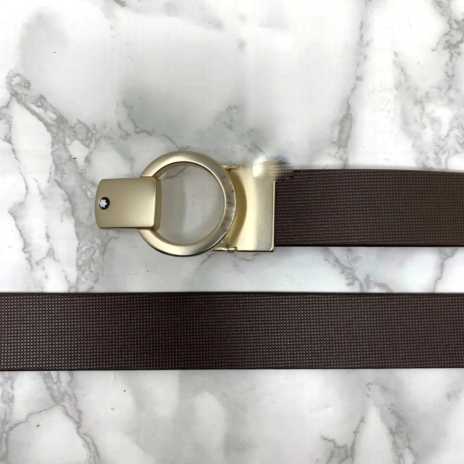 Round Lock Pattern Pressing Buckle With Leather Strap-JonasParamount